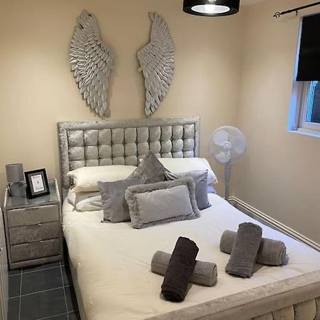 Apartamento Flat 3 Meadow View Cozy Getaway Hurst Exterior foto