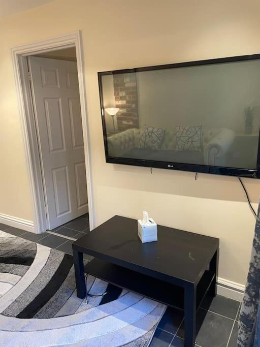 Apartamento Flat 3 Meadow View Cozy Getaway Hurst Exterior foto